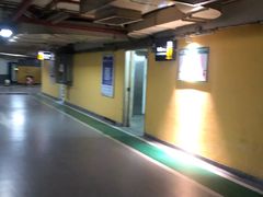 -新世界百货崇文店停车场