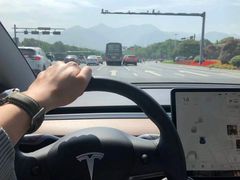 -TESLA 特斯拉(上海太古汇体验店)