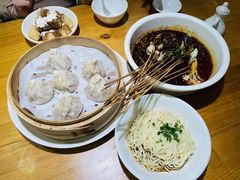 -诚铭记·虾仁汤包·成都小吃(融创店)