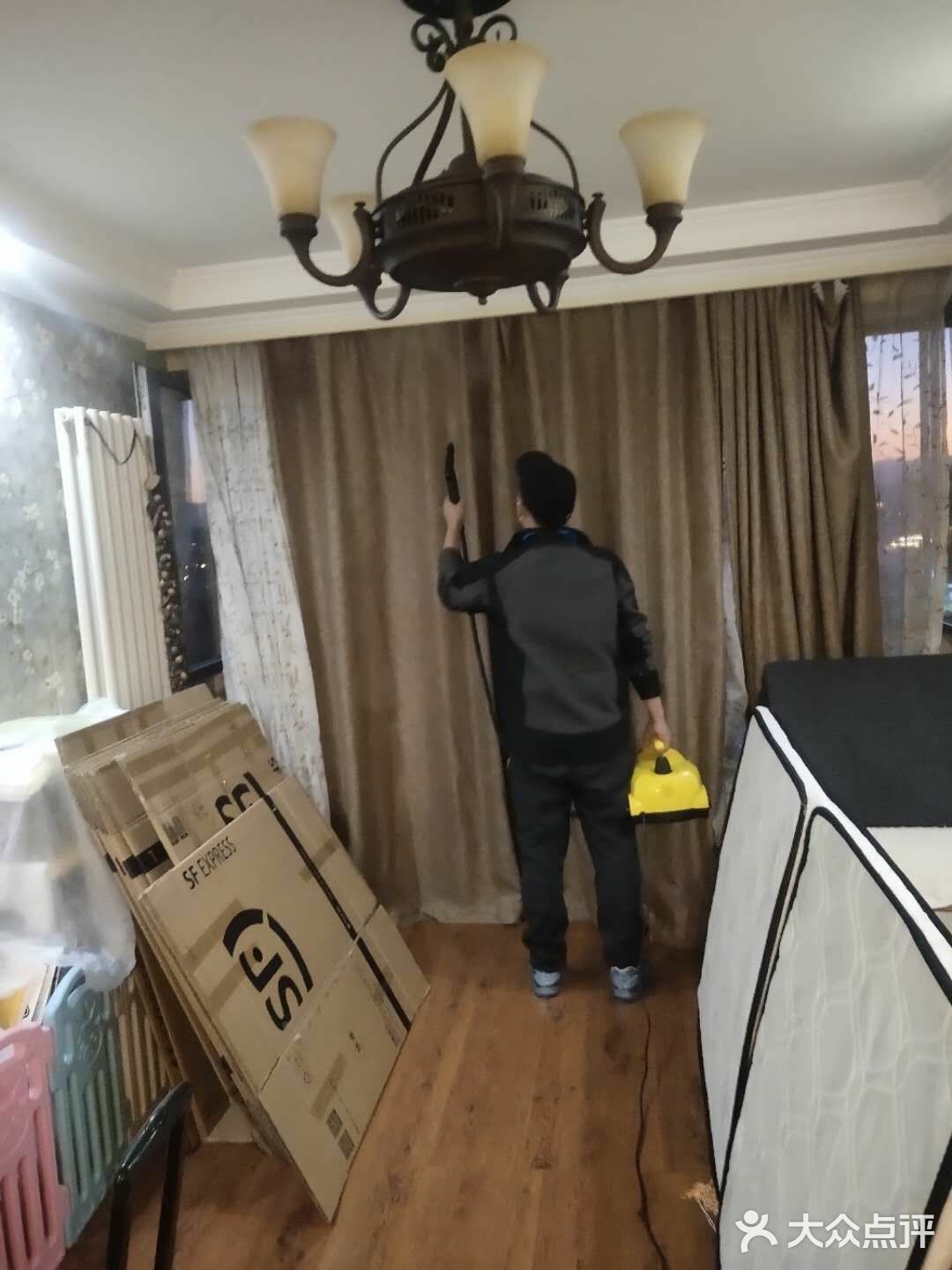 很多喜欢自己动手的业主会在网上买一些除甲醛的药剂来自己喷