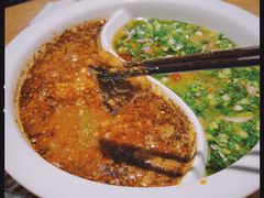 鸳鸯水煮牛肉-成都吃客(九眼桥店)