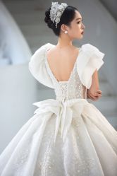 -艾米丽婚纱礼服