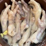 果断的点进来吖～准备：2斤鸡爪，泰椒2两，大蒜2头