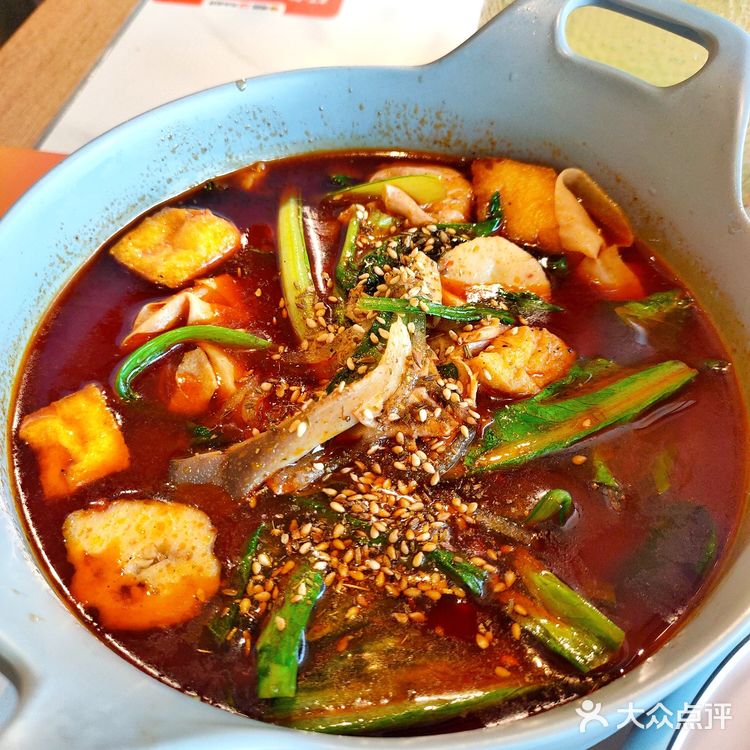 沈阳老式麻辣烫申请出战‖拿首小串