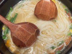-银米·云南传统过桥米线(双廊黑金冠店)