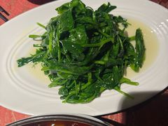清炒豌豆尖-渝信川菜(长安店)