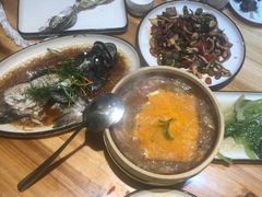 黄金海胆豆腐煲-琼大师东方烤乳猪(亚特兰蒂斯店)