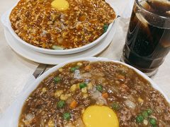 窝蛋牛肉饭-喜莲咖啡