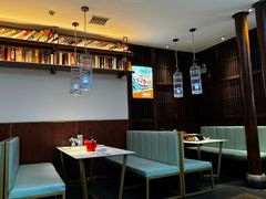 -阿瓦山寨·湘菜现炒·剁椒鱼头王(咸阳总店)