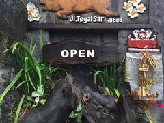 -Warung Babi Guling Ibu Oka 3