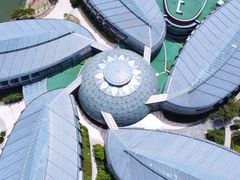 -上海滴水湖皇冠假日酒店