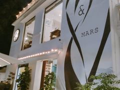 -Mark&Mars Restaurant