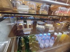 面包甜点陈列柜-哈根达斯(芳圆里店)