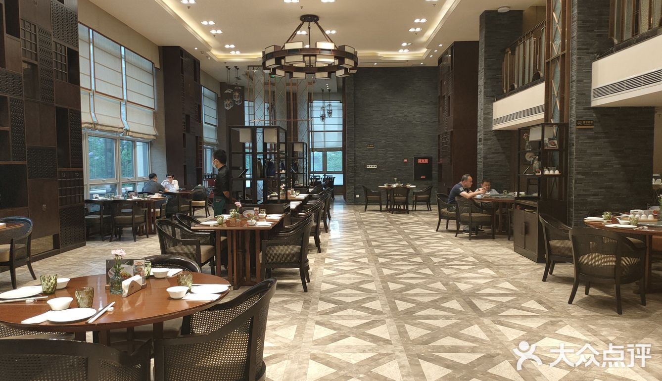 「南堂馆·新川菜(天府三街店)」据说是入围黑珍珠餐厅