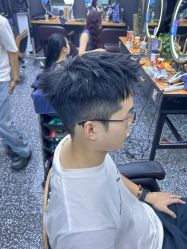 -藤野造型专业烫染接发