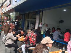 等位区-甘记肥肠粉(马鞍北路店)
