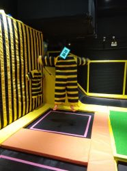 -蹦蹦跳跳(新奥购物中心店)