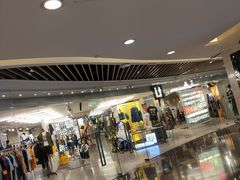 -i.t(湖滨银泰in77店)