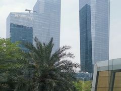 -大中华希尔顿酒店-念自助餐·嗨啤·小龙虾