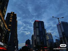 -冶建镜子·老南昌大排档·江西虾王(总店)