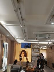 -一東造型烫发染发
