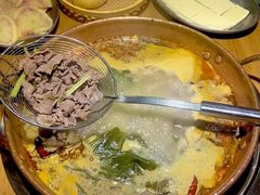 -洱火云南酸菜牛肉火锅(石景山当代商城店)