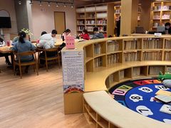 -漕河泾街道图书馆(漕河泾社区文化活动中心店)