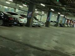 -新荟城购物中心-停车场