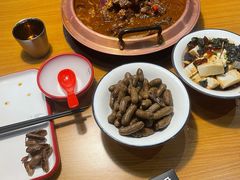 -虾弄弄海派小龙虾·牛羊蝎子火锅