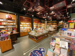 -西西弗书店&矢量咖啡(凯德晶萃广场店)