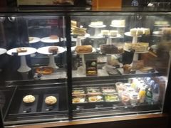 面包甜点陈列柜-星巴克臻选(成都宽窄巷子店)