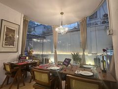 -Mark&Mars Restaurant