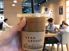 焦糖加浓美式-瑞幸咖啡(外滩SOHO店)