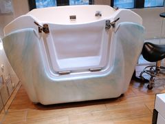 -Pets First伊珊娜洗护·精致美容·家庭式寄养(新会路店)