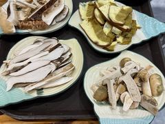 -菌之家·专业纯野生菌火锅·特色炒菌