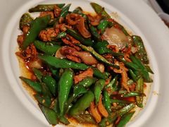 -阿瓦山寨·湘菜现炒·剁椒鱼头王(咸阳总店)