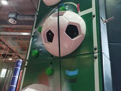 -嗨翻Hi-Fun竞技主题乐园·蹦床亲子生日轰趴(国光1937店)