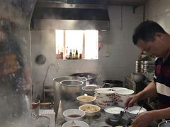 -矮子粉店1985·长沙米粉(湘春路店)