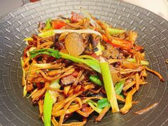 腊味干锅茶树菇-四川饭店(长白店)