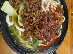-丽虹云南过桥米线(兴工街店)