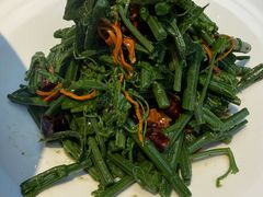 -阿瓦山寨·湘菜现炒·剁椒鱼头王(咸阳总店)