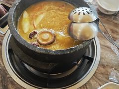 -鲁朗纳麦石锅鸡庄园