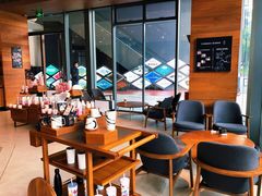 大堂-星巴克臻选(广州二沙岛文立方店)