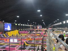 -嘿哟动霸CHUA·新潮玩运动娱乐中心·蹦床滑冰团建乐园