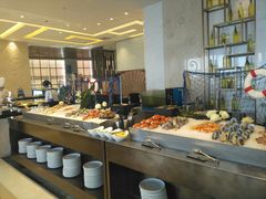 自助取餐区-索菲特酒店 · 云尚天际自助餐厅