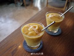 -ROAST coffee & eatery