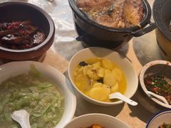-聚鑫朋酸菜肥肠(文艺路口店)