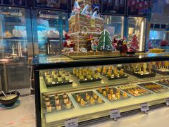 面包甜点陈列柜-帝企鹅自助餐厅•儿童岛•真企鹅(长隆企鹅酒店)