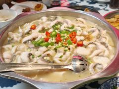 -何哥鲜鱼餐厅(龙湖花园店)