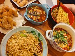 -爆炸头阿姨小四川正宗川味小吃(无任何分店)